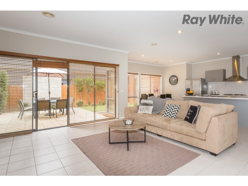 5 York Close, Taylors Hill VIC 3037