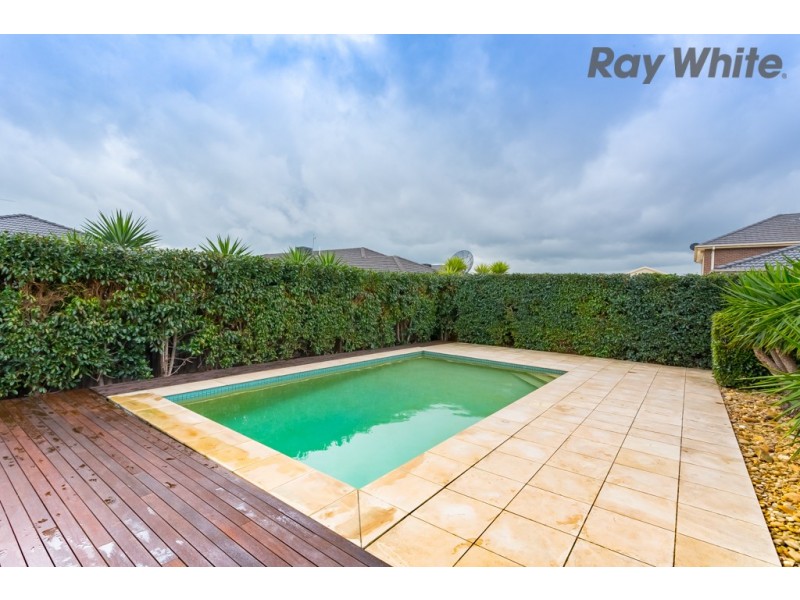 5 York Close, Taylors Hill VIC 3037