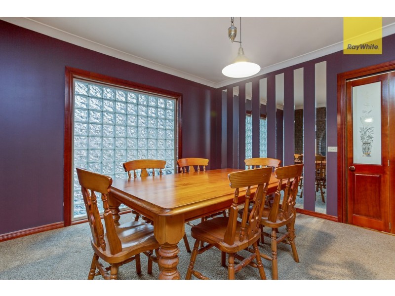 13 Dunraven Court, Sydenham VIC 3037