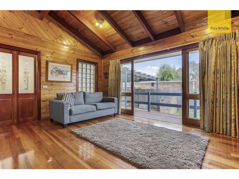 13 Dunraven Court, Sydenham VIC 3037