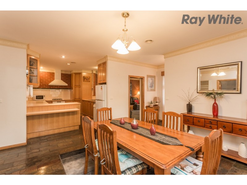 4 Poa Court, Delahey VIC 3037