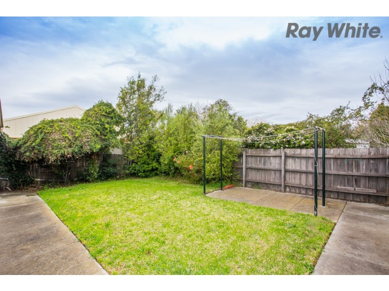 4 Poa Court, Delahey VIC 3037