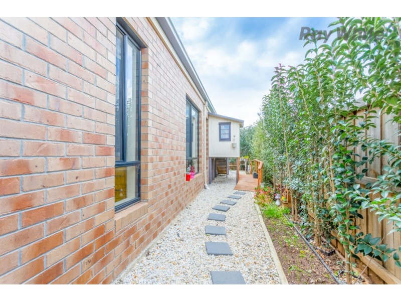 20 Devonport court, Taylors Hill VIC 3037