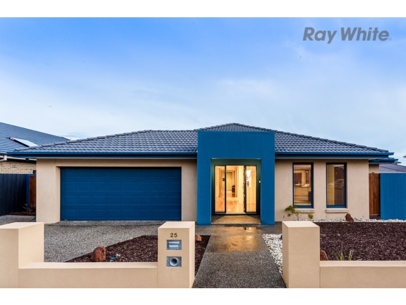 25 St Kilda Parade, Taylors Hill VIC 3037