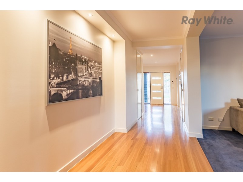 25 St Kilda Parade, Taylors Hill VIC 3037