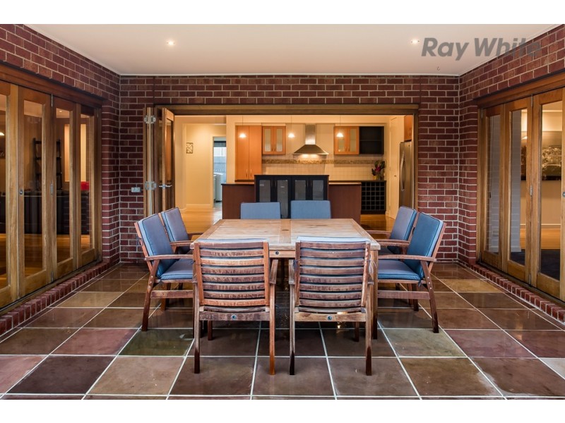 25 St Kilda Parade, Taylors Hill VIC 3037