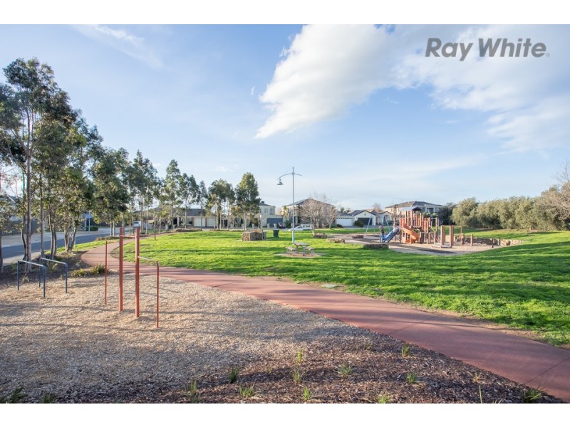 25 St Kilda Parade, Taylors Hill VIC 3037