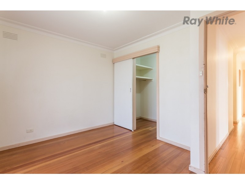 13 Clover Street, St Albans VIC 3021