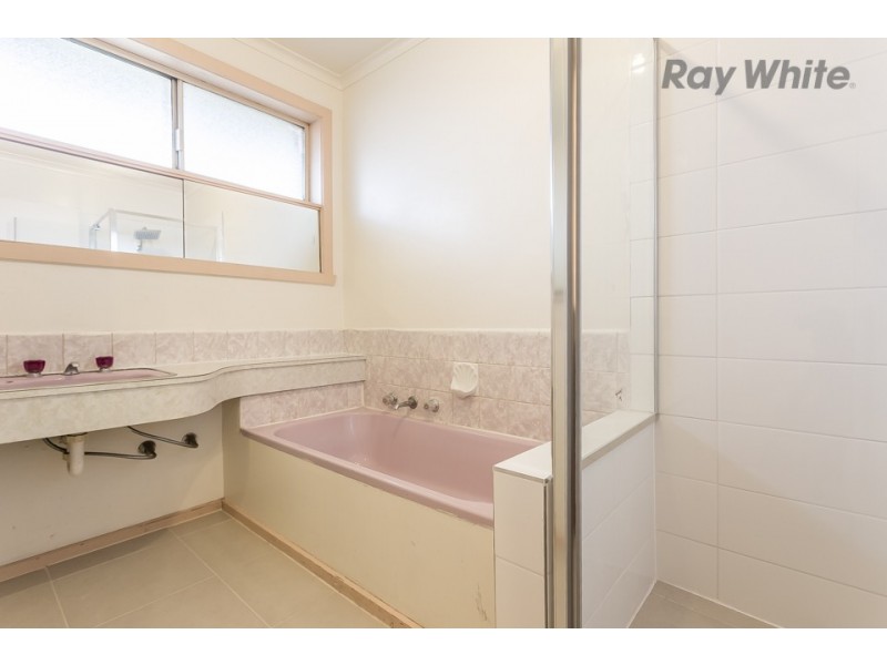 13 Clover Street, St Albans VIC 3021