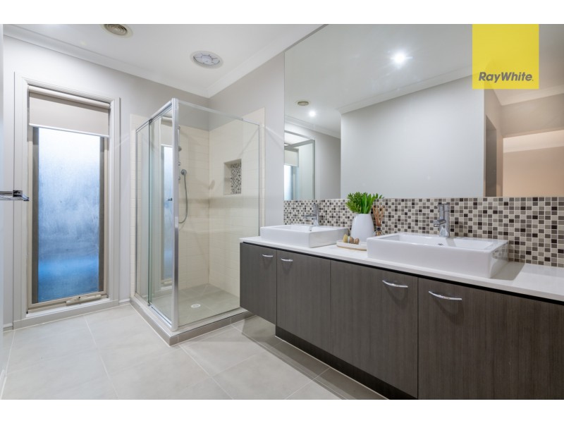 15 Alvis Close, Taylors Hill VIC 3037