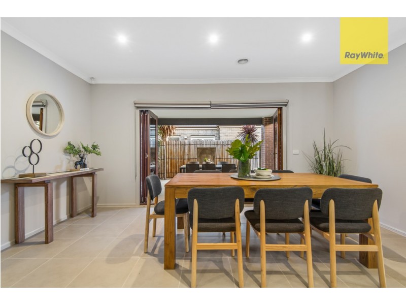 15 Alvis Close, Taylors Hill VIC 3037