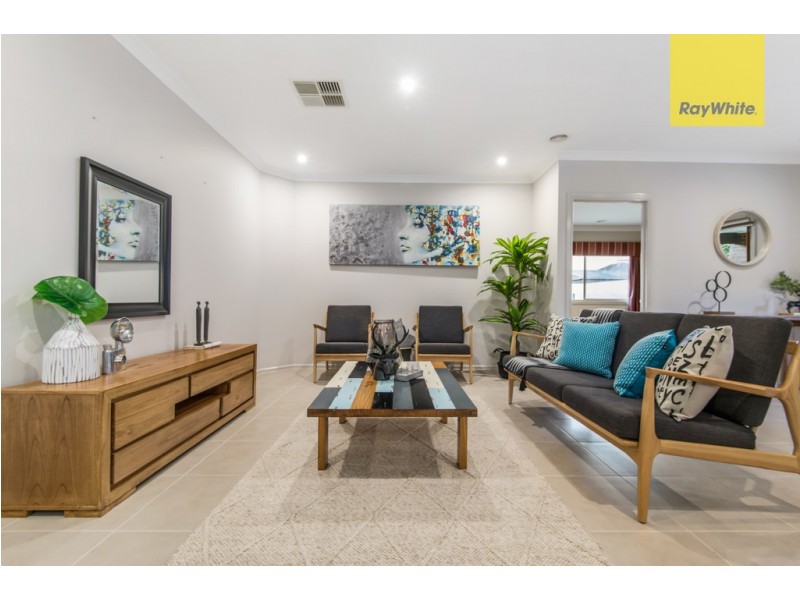 15 Alvis Close, Taylors Hill VIC 3037