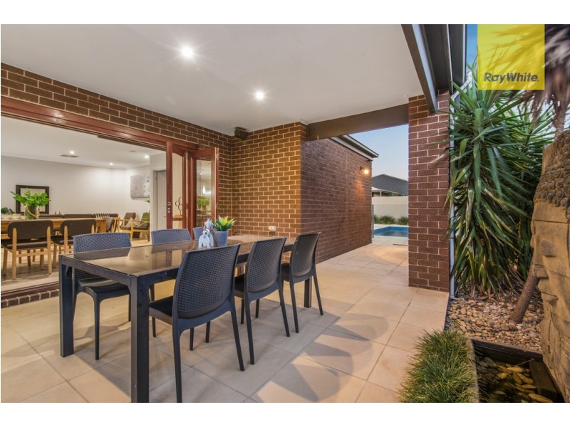 15 Alvis Close, Taylors Hill VIC 3037