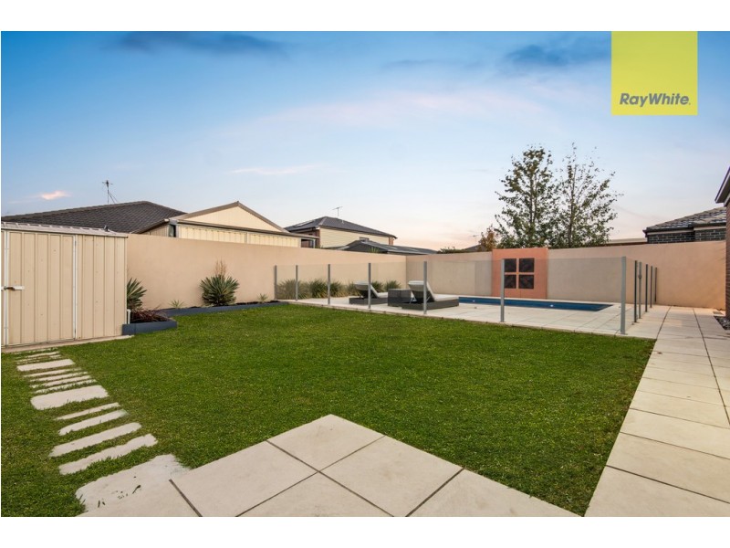 15 Alvis Close, Taylors Hill VIC 3037