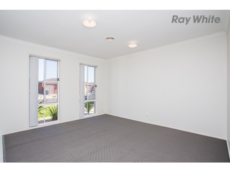 14 Elgin Close, Hillside VIC 3037