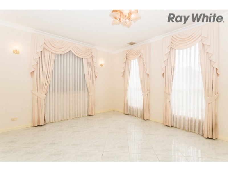 57 Tasman Crescent, Taylors Lakes VIC 3038