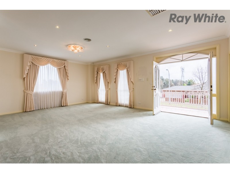 57 Tasman Crescent, Taylors Lakes VIC 3038