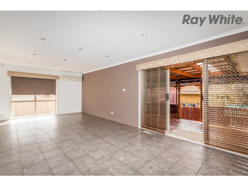 72 Lady Nelson Way, Taylors Lakes VIC 3038