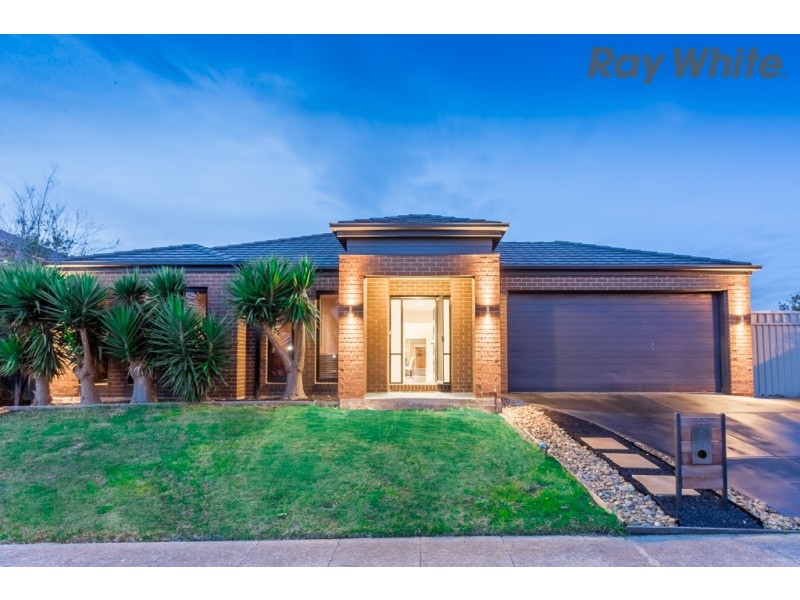 52 Barringo Way, Caroline Springs VIC 3023