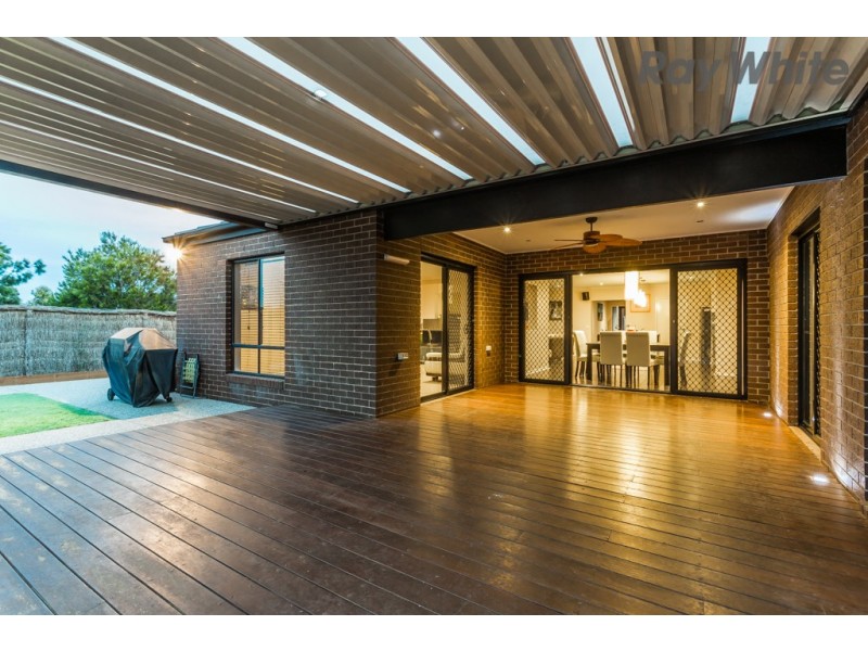 52 Barringo Way, Caroline Springs VIC 3023