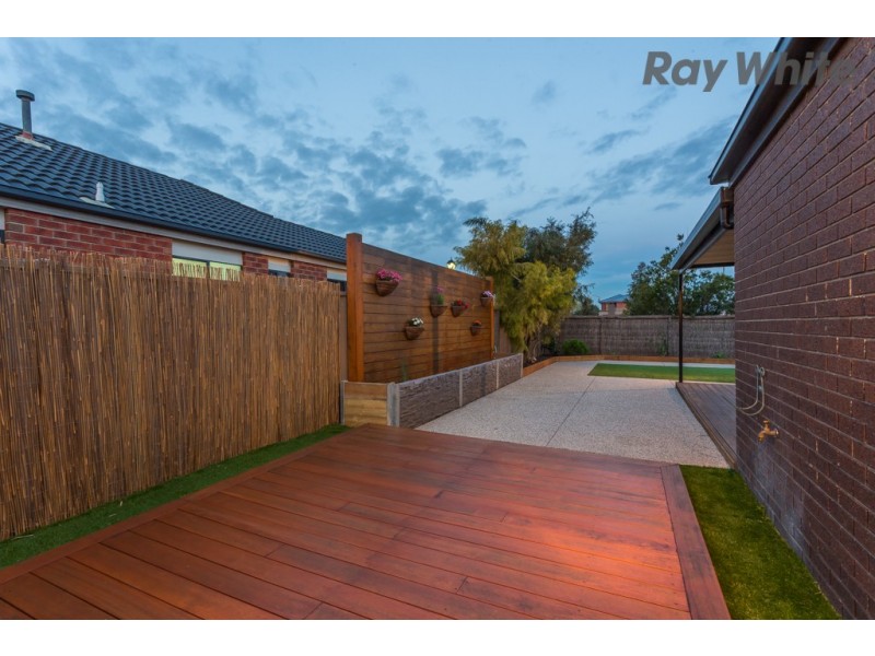 52 Barringo Way, Caroline Springs VIC 3023