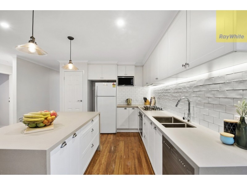 10 Corama Court, Sydenham VIC 3037