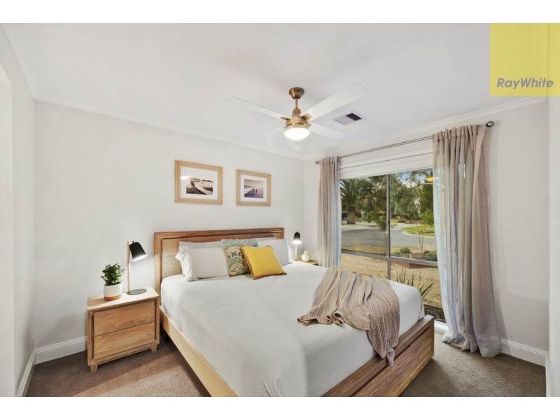 10 Corama Court, Sydenham VIC 3037