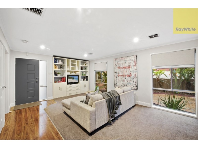 10 Corama Court, Sydenham VIC 3037