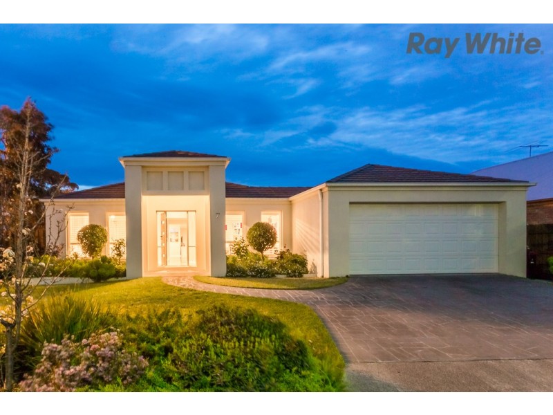 7 Fitzroy Place, Taylors Hill VIC 3037