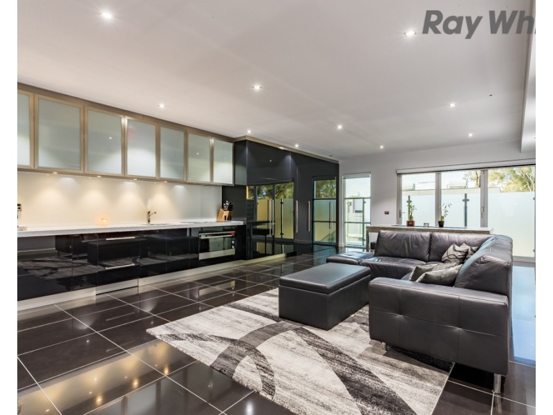 2/9 El Reno Crescent, Airport West VIC 3042