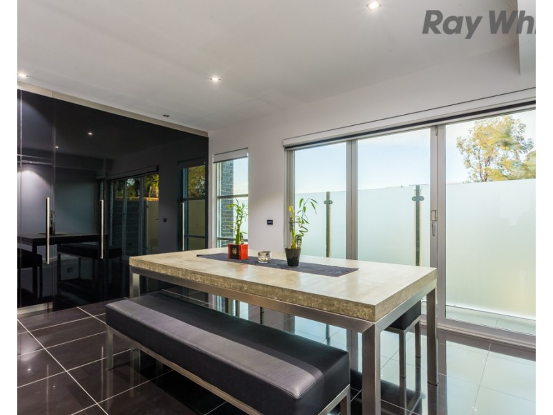 2/9 El Reno Crescent, Airport West VIC 3042