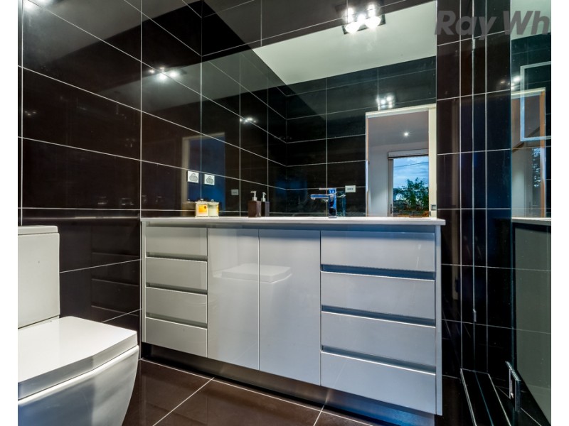 2/9 El Reno Crescent, Airport West VIC 3042