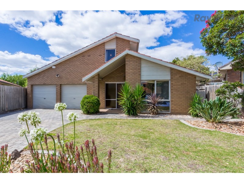 12 Akma Court, Taylors Lakes VIC 3038