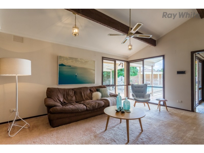 12 Akma Court, Taylors Lakes VIC 3038