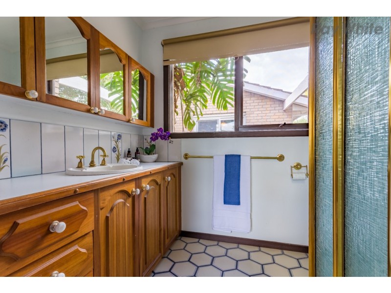 12 Akma Court, Taylors Lakes VIC 3038