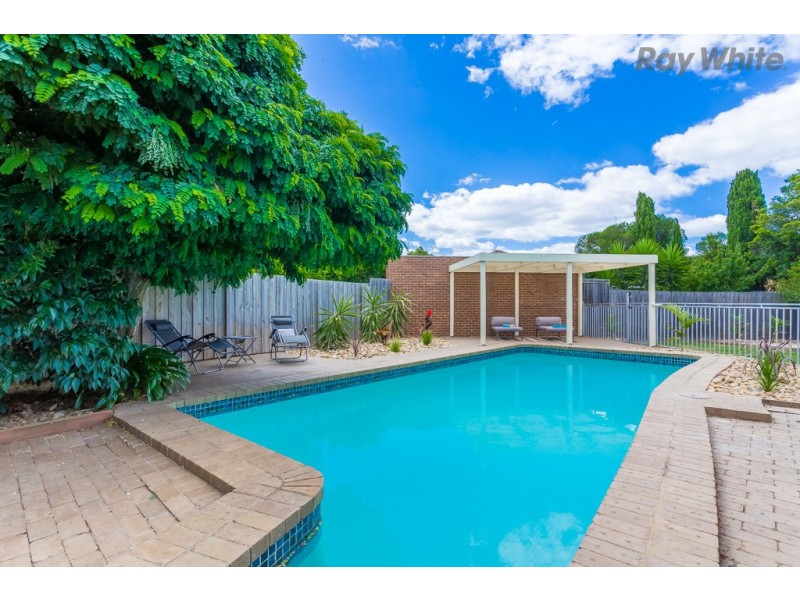 12 Akma Court, Taylors Lakes VIC 3038