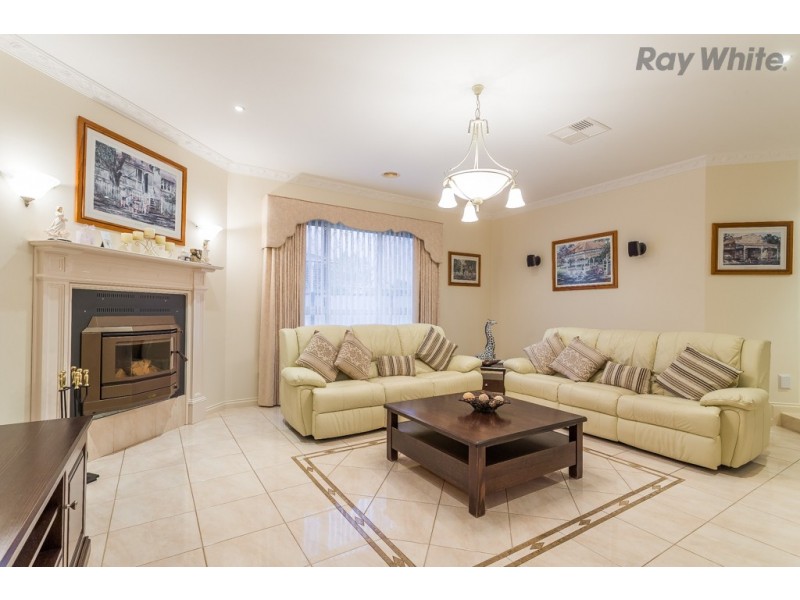 16 Montpellier Drive, Hillside VIC 3037