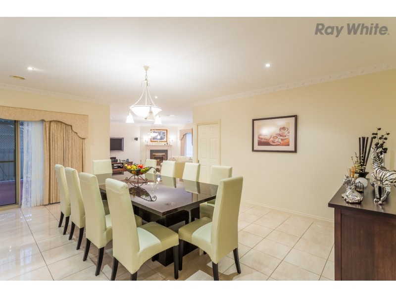 16 Montpellier Drive, Hillside VIC 3037