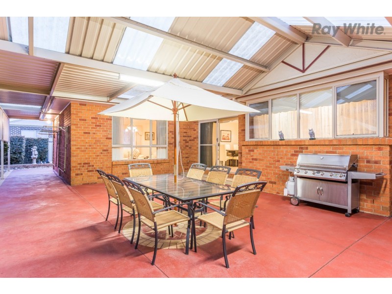 16 Montpellier Drive, Hillside VIC 3037