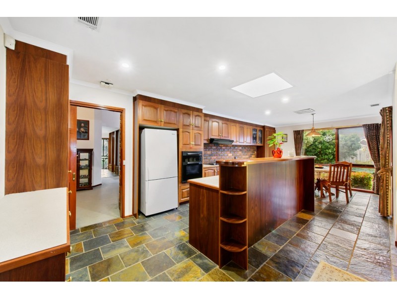 13 Constellation Court, Taylors Lakes VIC 3038