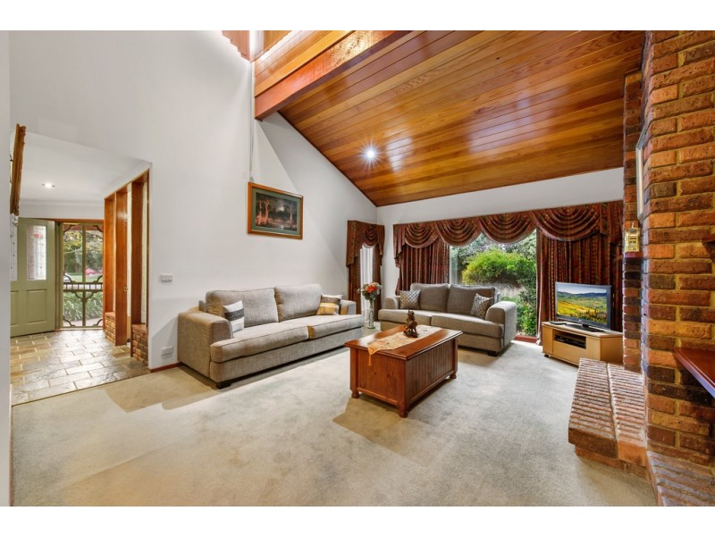 13 Constellation Court, Taylors Lakes VIC 3038