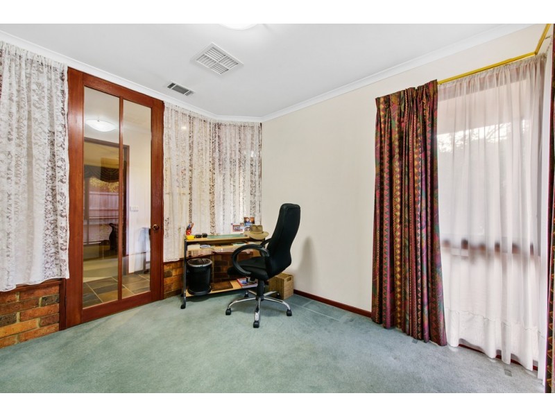 13 Constellation Court, Taylors Lakes VIC 3038