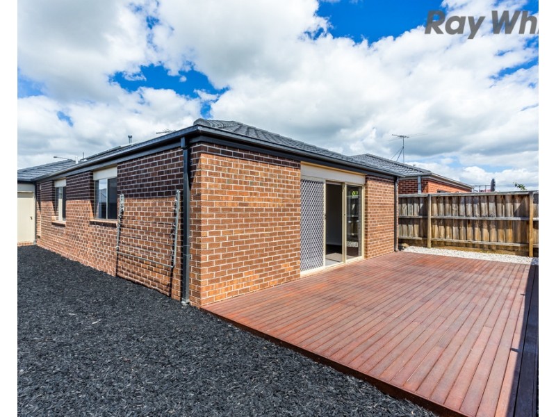 10 Sunningdale Drive, Hillside VIC 3037