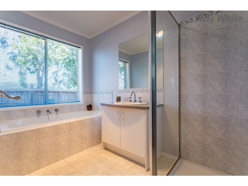 12 Treasury Place, Taylors Hill VIC 3037