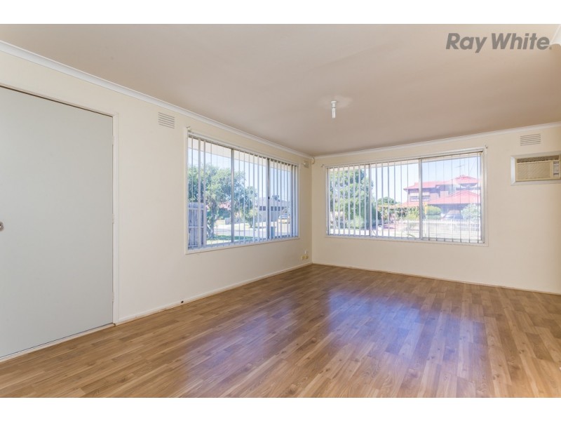 11 Calverton Road, Kealba VIC 3021