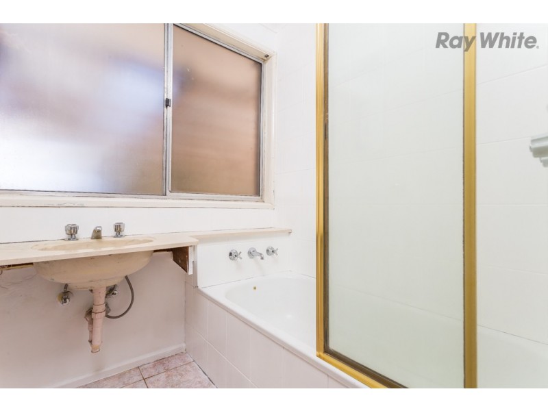 11 Calverton Road, Kealba VIC 3021