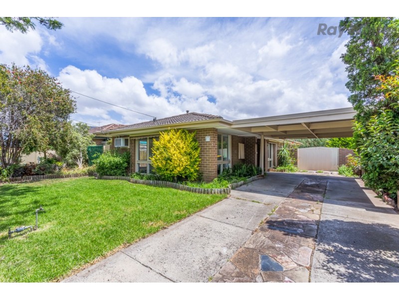 17 Camelot Drive, Albanvale VIC 3021