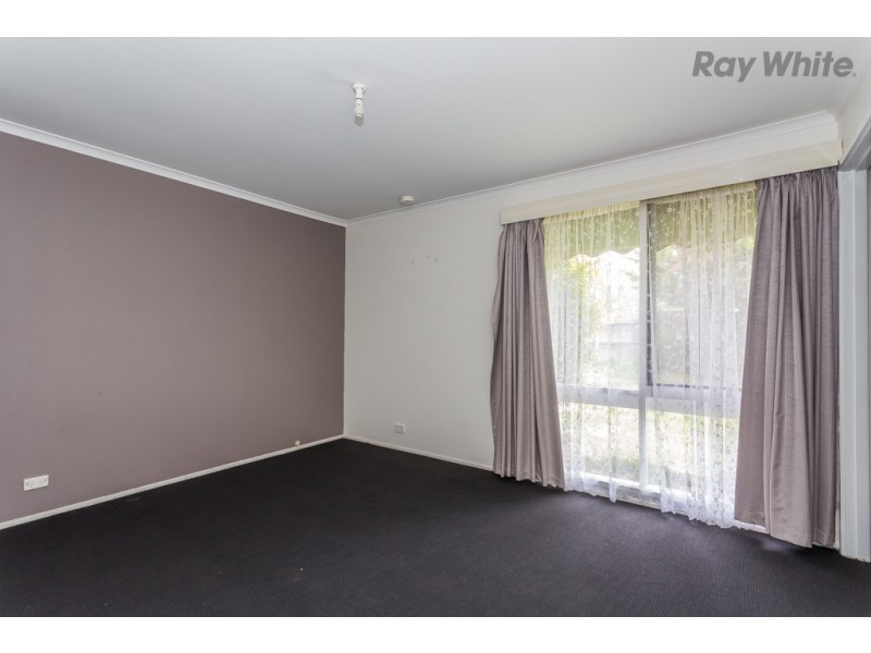 17 Camelot Drive, Albanvale VIC 3021