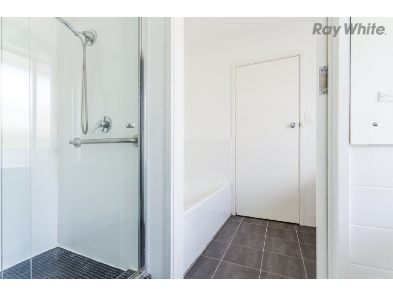 17 Camelot Drive, Albanvale VIC 3021