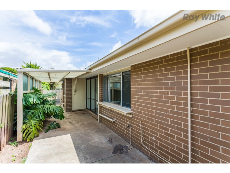 17 Camelot Drive, Albanvale VIC 3021